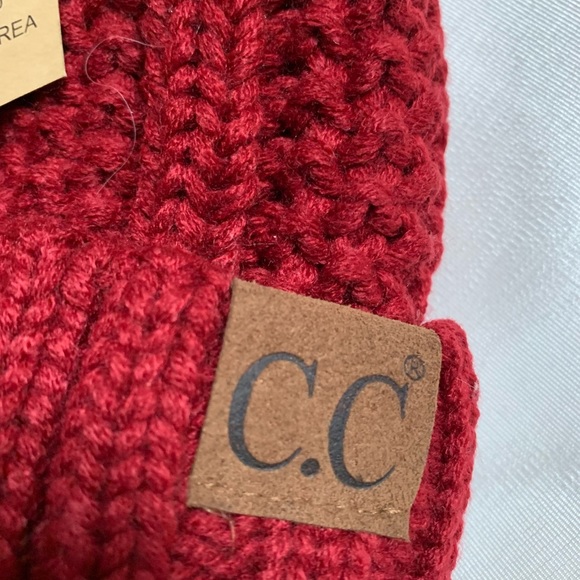 Gorgeous Hat and Scarf Set. - Picture 2 of 4